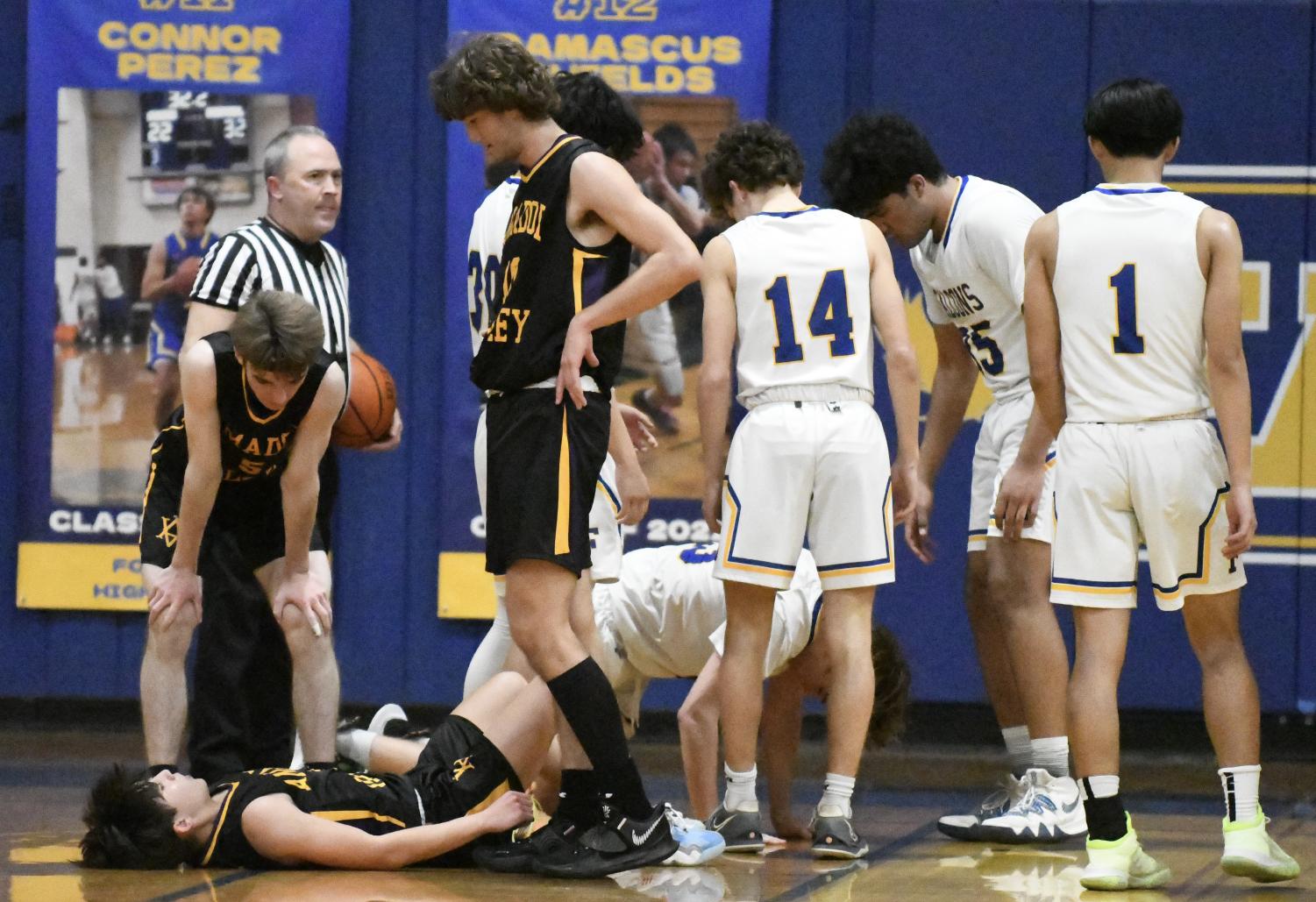 Photo+Gallery+-+Amador+Valley+Boys+Basketball+sweeps+Foothill+in+rivalry+game