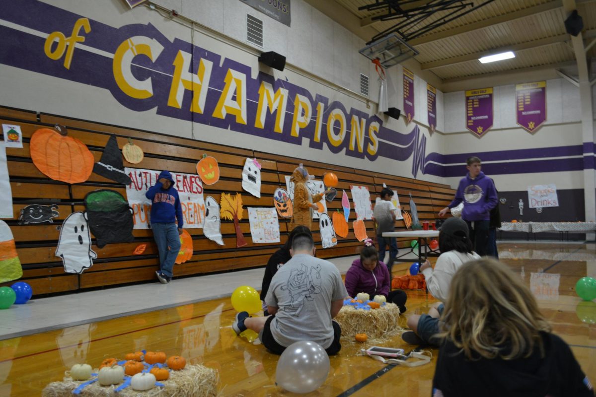 Amador hosted the annual Harvest Dance in the Large Gym for PUSD kids.