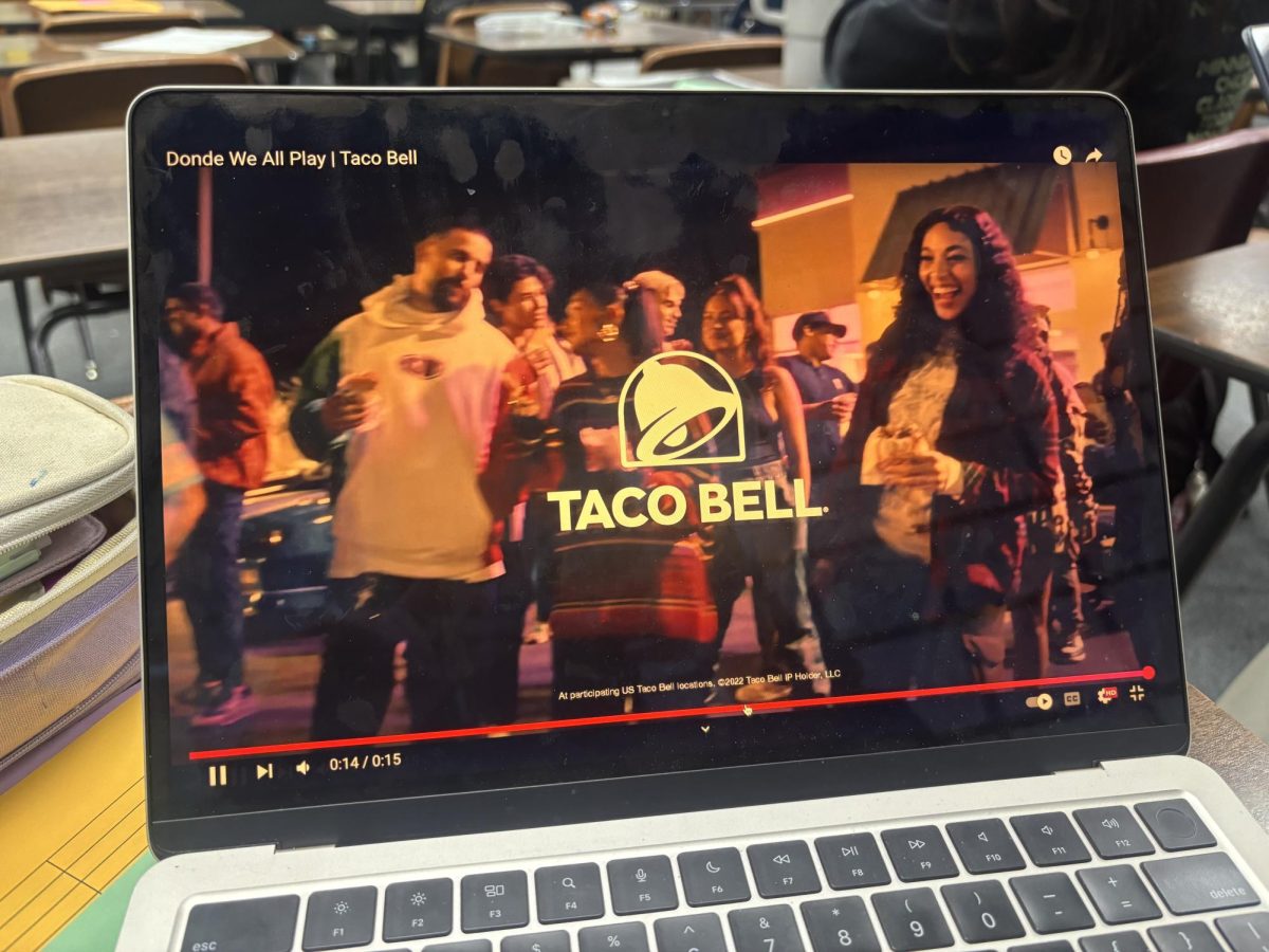 A Taco Bell ad takes over the screen, interrupting a relaxing watching session.